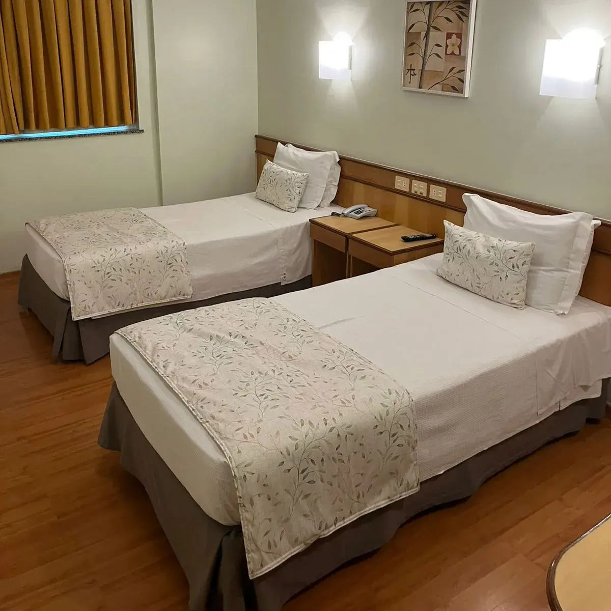 Scorial-Quarto-Standard-com-2-Camas-de-Solteiro-01