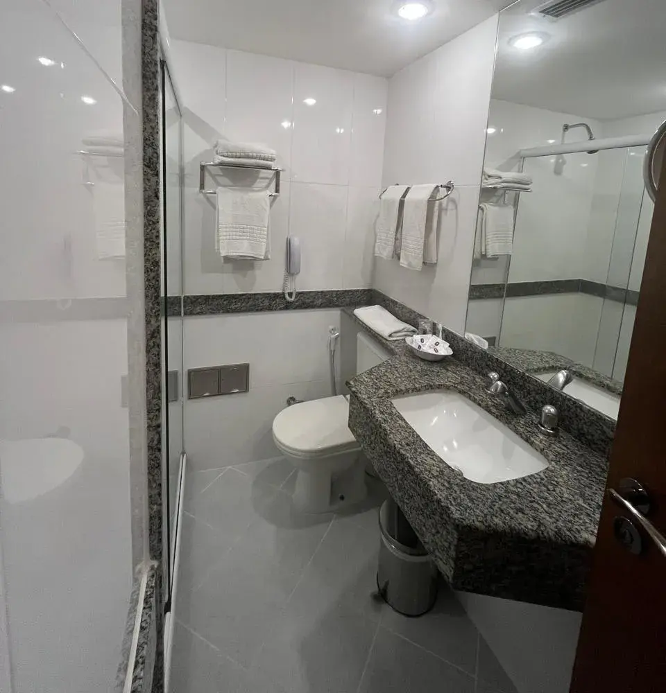 Scorial-quarto-triplo-standard-3-camas-de-solteiro-06